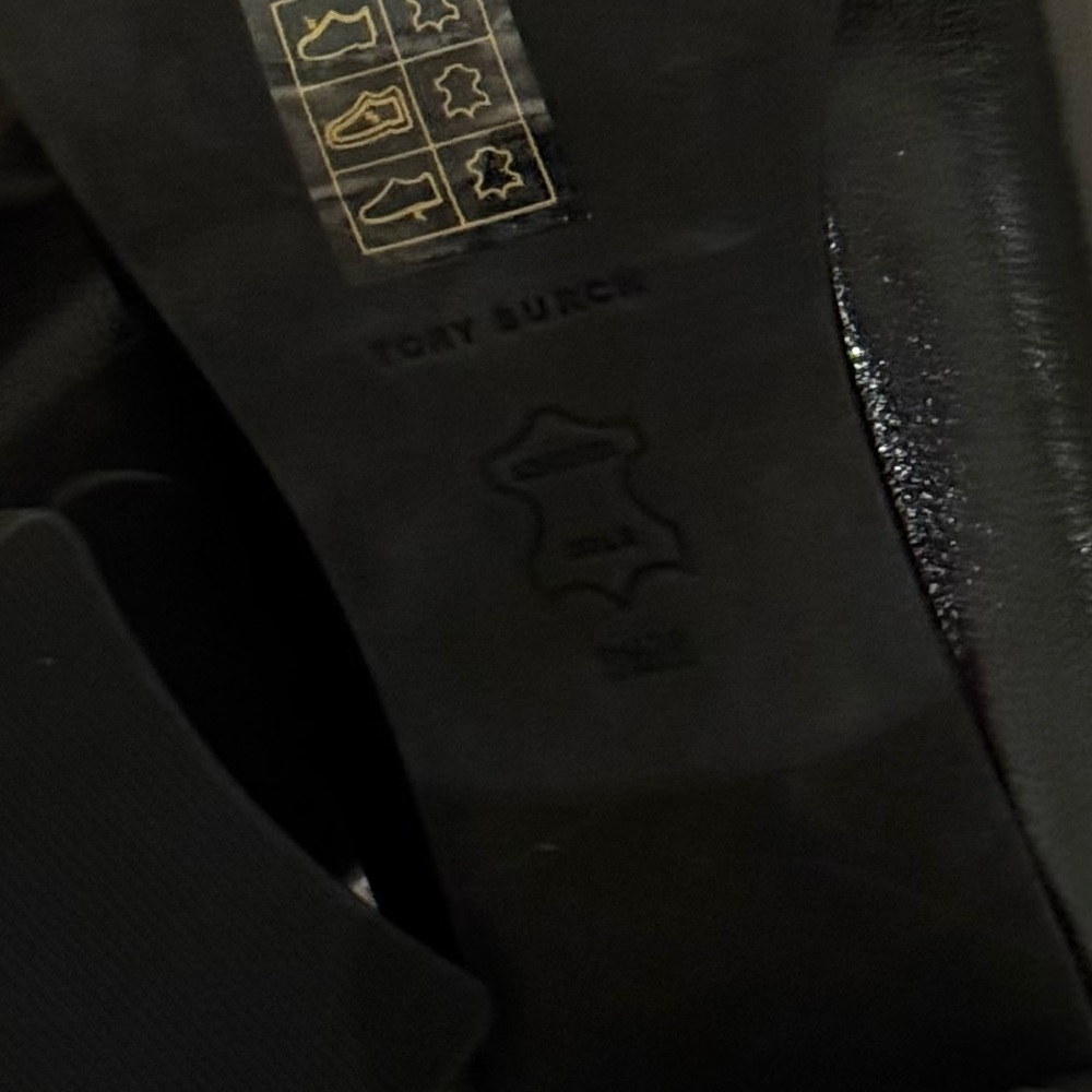 NEW Tory Burch Cap Toe Pumps - Picture 9 of 9